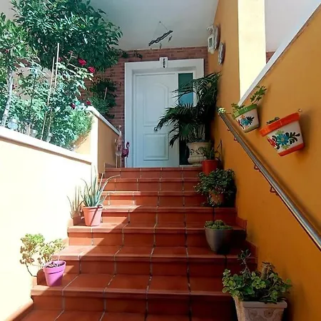 Acogedora Y Confortable Casa Familiar En *